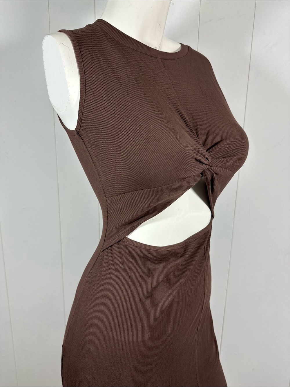 NWT OTEN Size M Sleeveless Ribbed Knit Cutout Midi Brown Dress Bodycon Slit Leg - Picture 5 of 12
